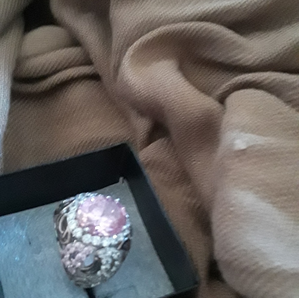 Ring - Picture 3 of 3